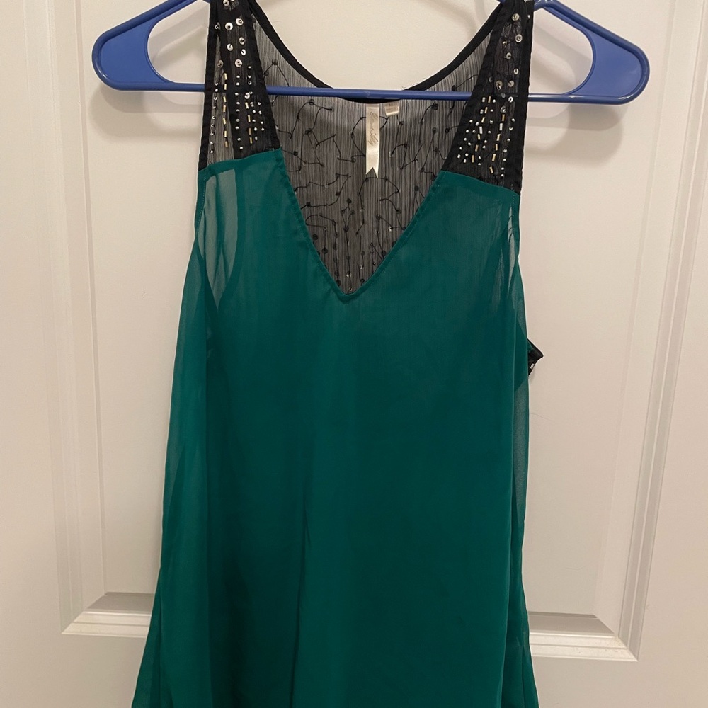 Green and Black Sleeveless Top